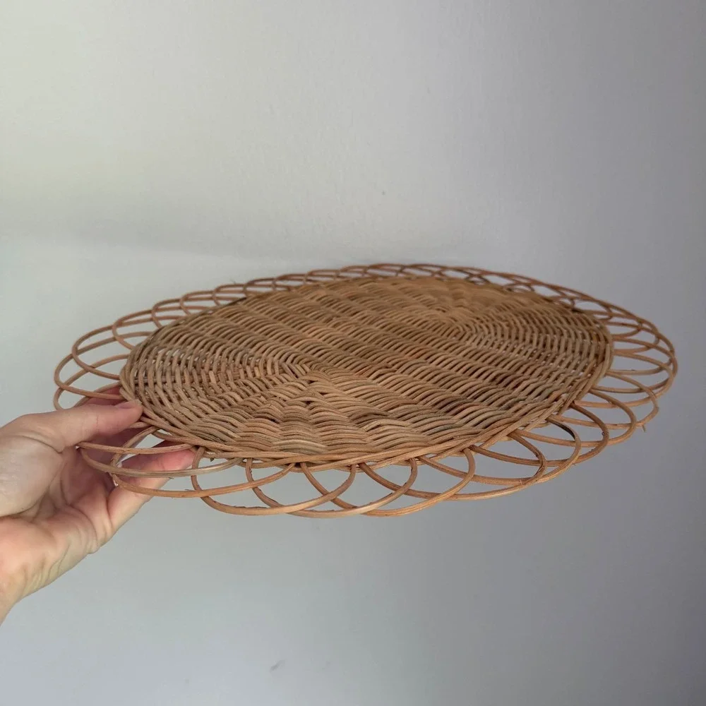 Vintage Wicker Rattan Oval Tray Scalloped Loop Edge Boho Wall Decor 17.5 Inch